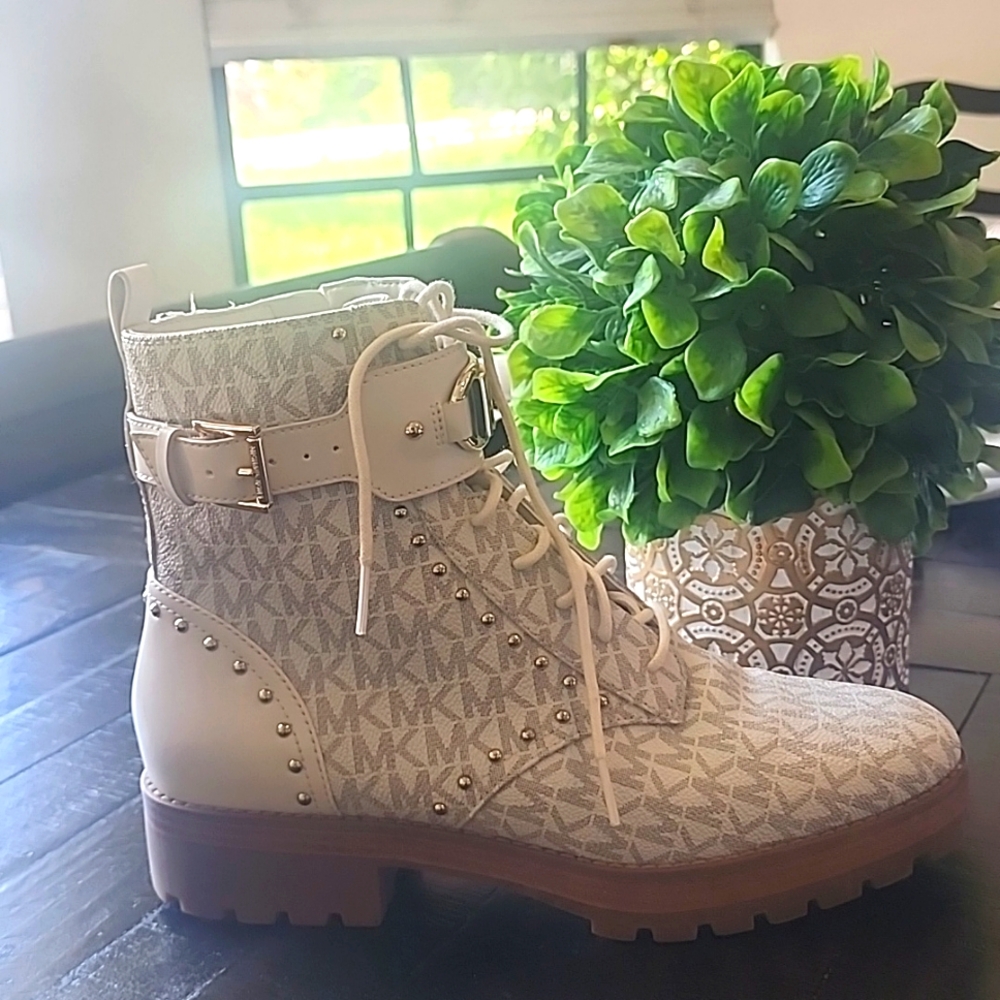 MK boots